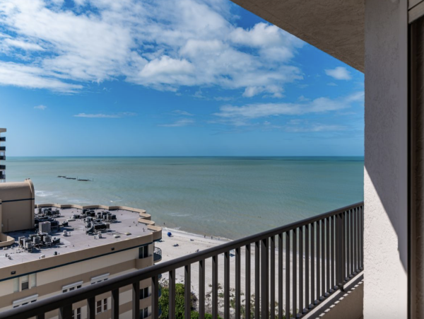 South end Marco Island Luxury Condo 3 month minimum